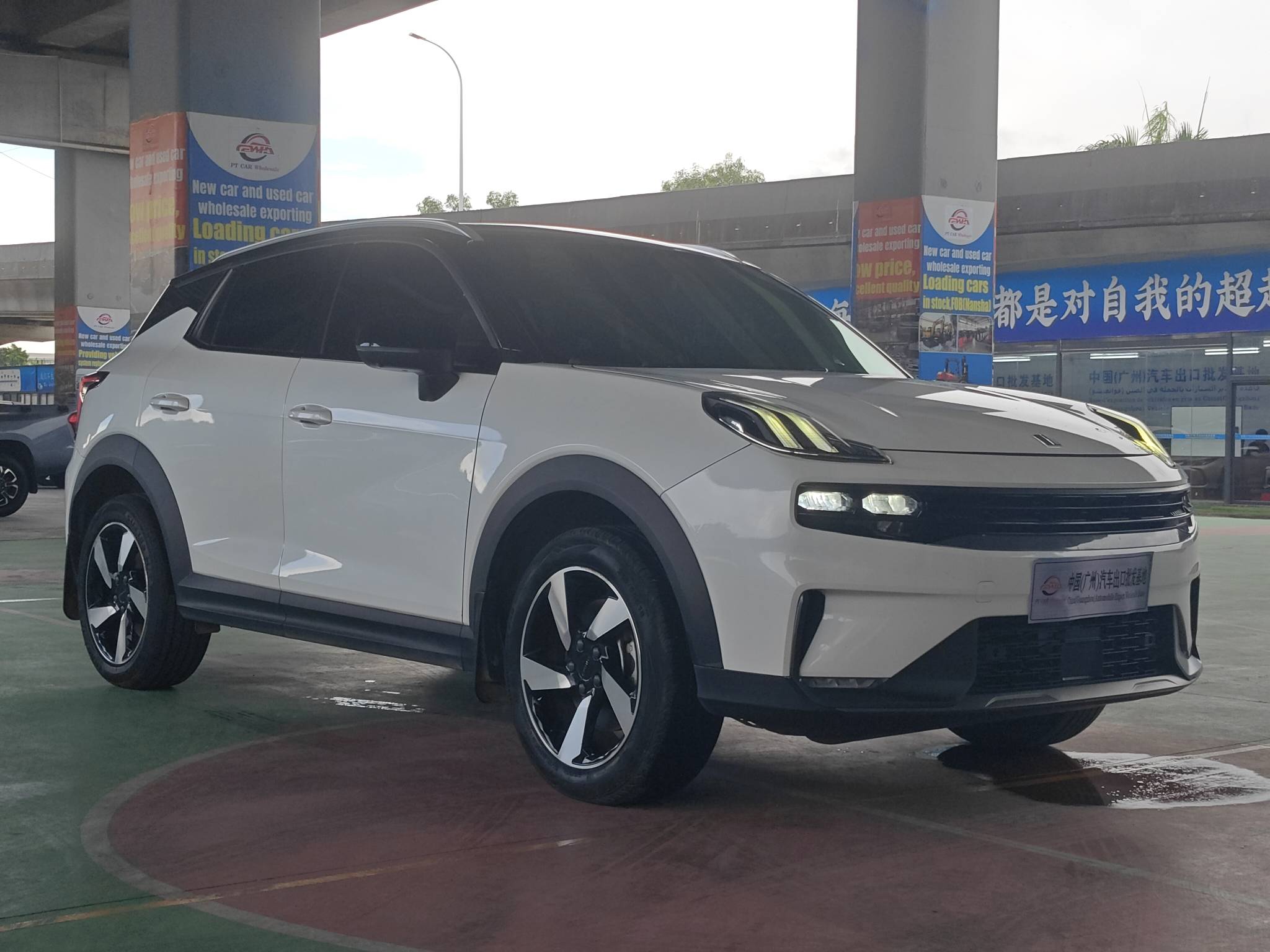 2021 Lynk & Co 06