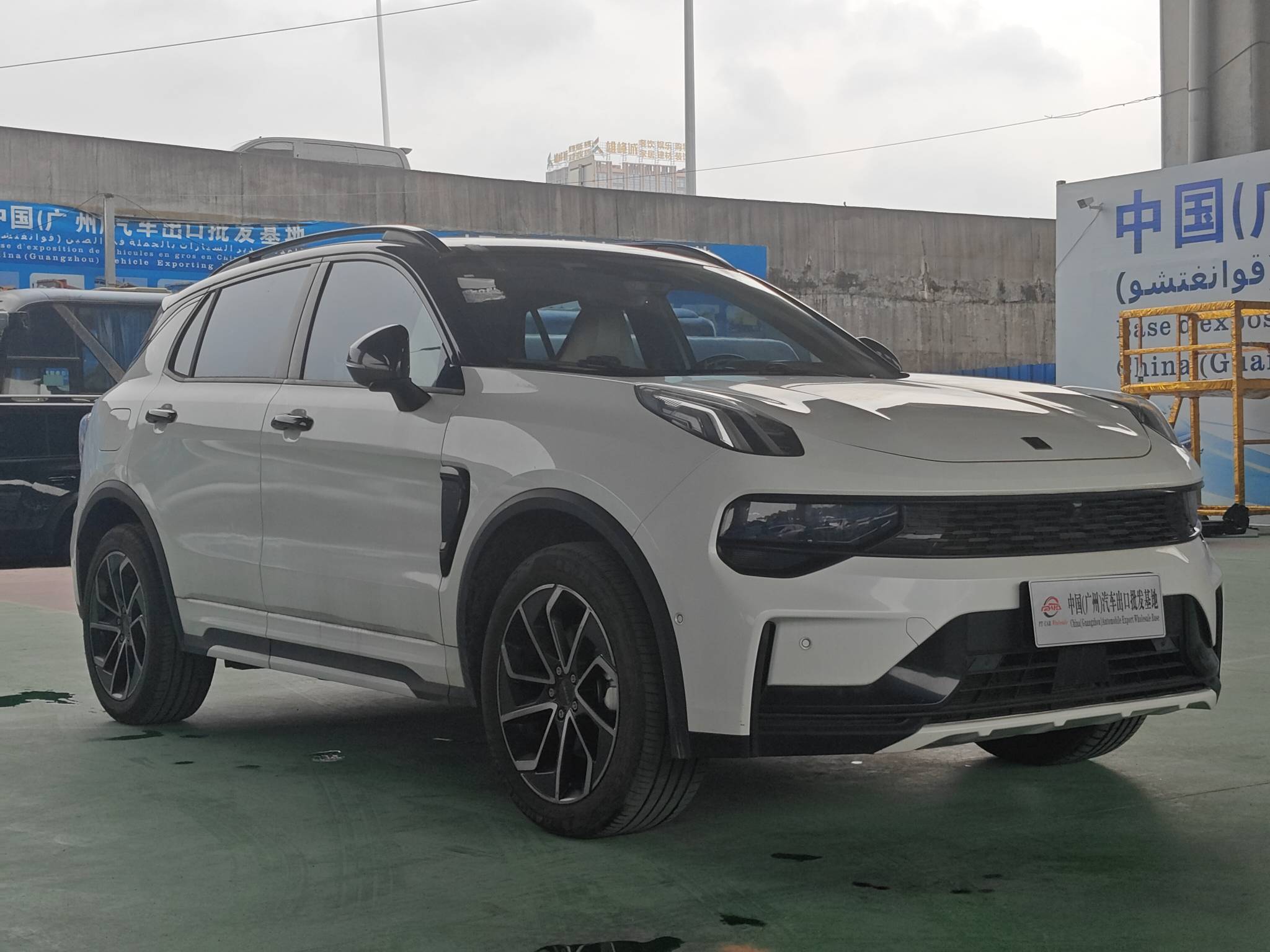 2023 Lynk & Co 01