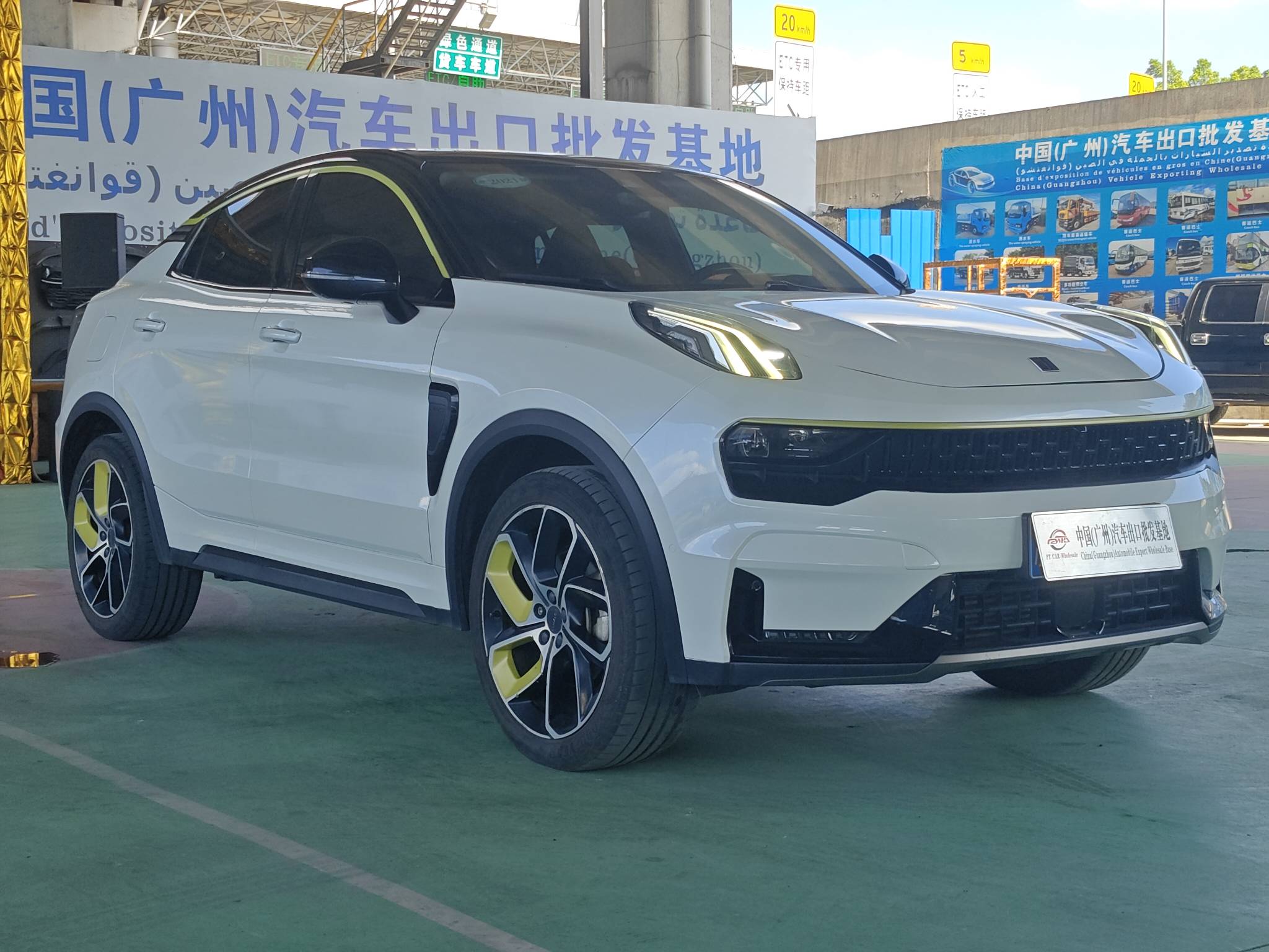 2021 Lynk & Co 05
